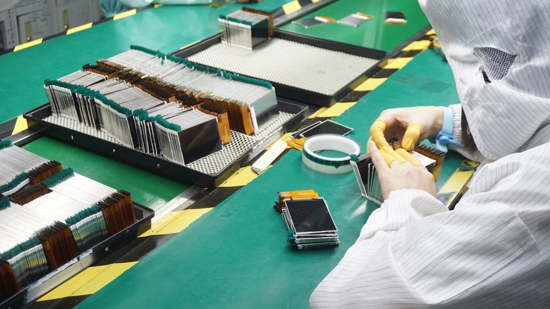 Polcd personnalisé 2.4 pouces LCD écran tactile capacitif Panneau d'affichage 240 * 320 Mcu Interface Tft Module d'écran